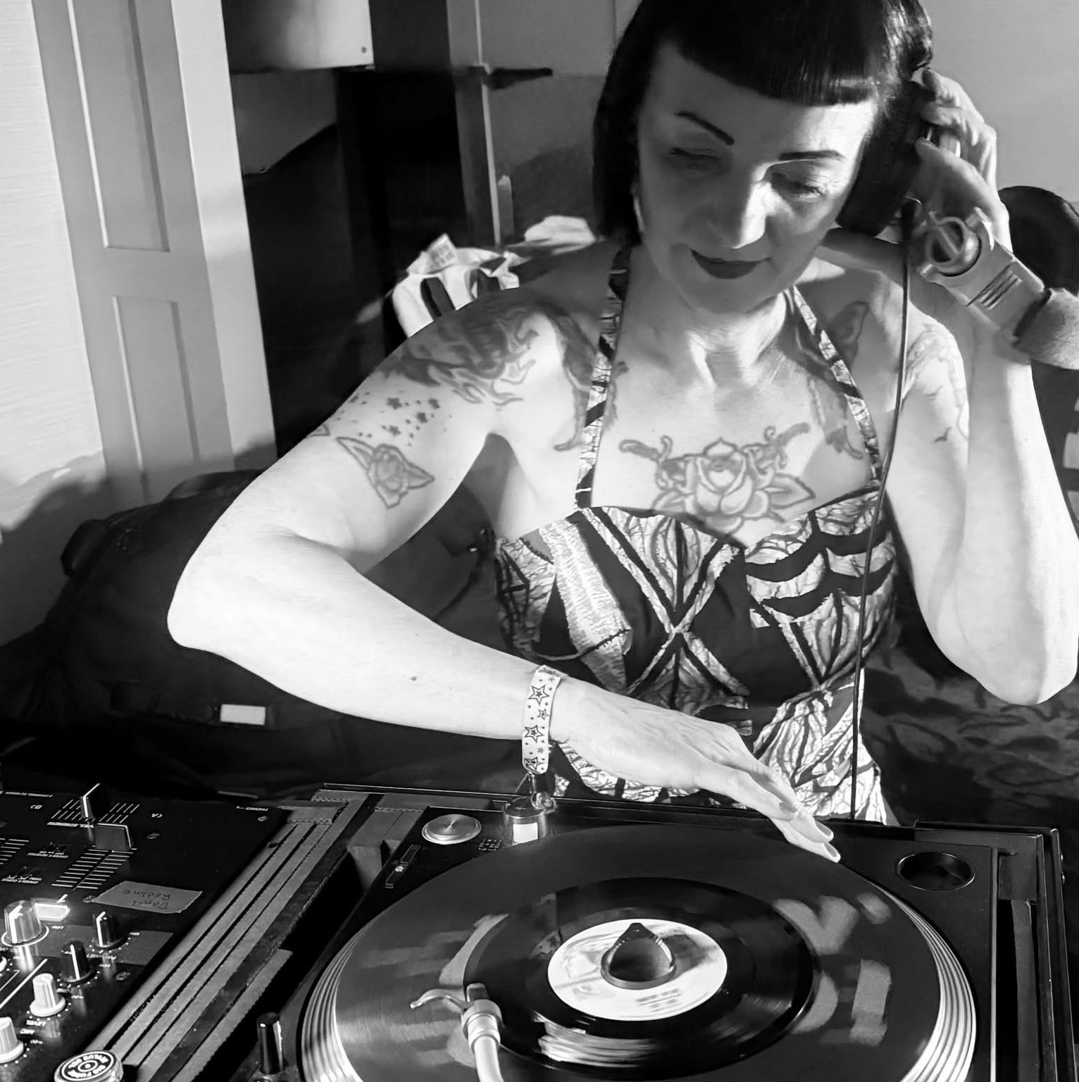 DJTANJA TROUBLE